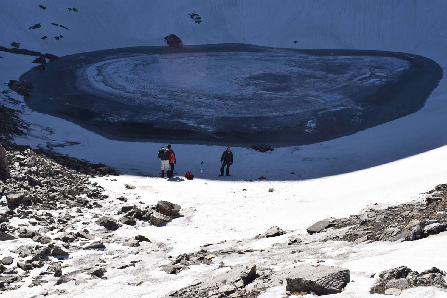 Roopkund – The Lake That Doesn’t Let You Forget