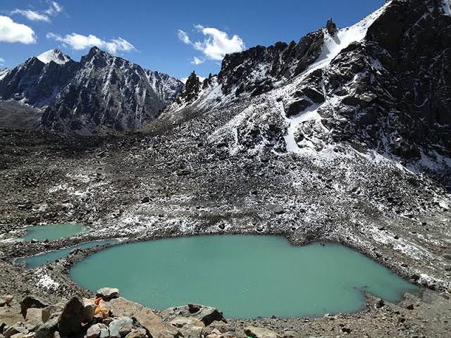 Gaurikund Temple (गौरीकुंड मंदिर): A Quiet Shrine of Waiting