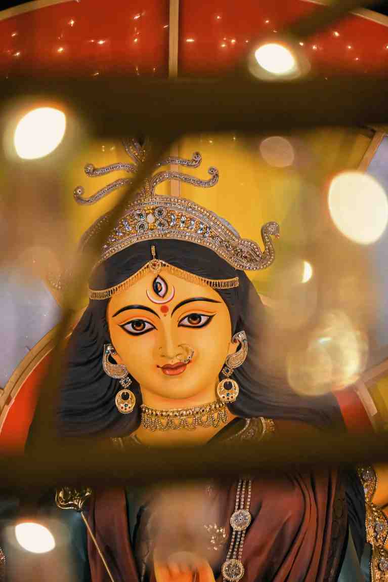 Navratri 2025 Day 9 (नवरात्रि का नौवां दिन): Maa Siddhidatri Puja | पूजा विधि, महत्व और रंग
